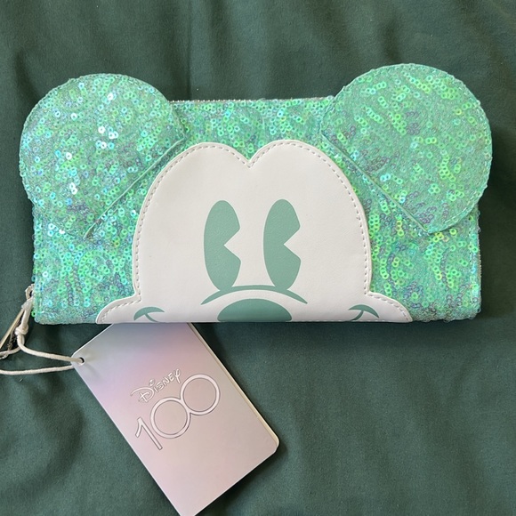 Walt Disney 100th Holographic Platinum and Wonder Wallet - Picture 1 of 5